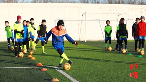 第二届活力社团 | 清华大学附属中学上地小学足球社团：阳光下的足球小将