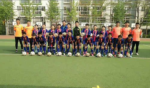第二届活力社团 | 北京明远教育书院实验小学足球社团 摘下50多个桂冠的他如何做到“始于足球 不止于足球”