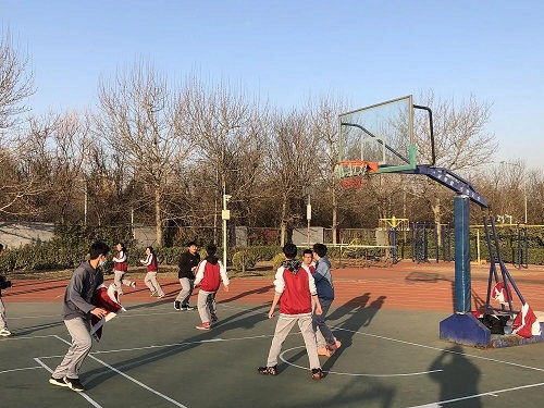 黄冈中学北京朝阳学校高中部积极开设校本和社团课程