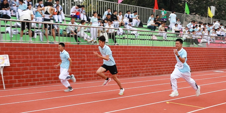 北京市八一学校附属玉泉中学成功举办秋季运动会