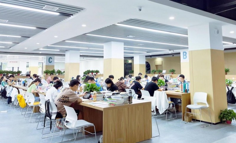 考研大纲调整引关注，学府考研多举措助考生精准备考