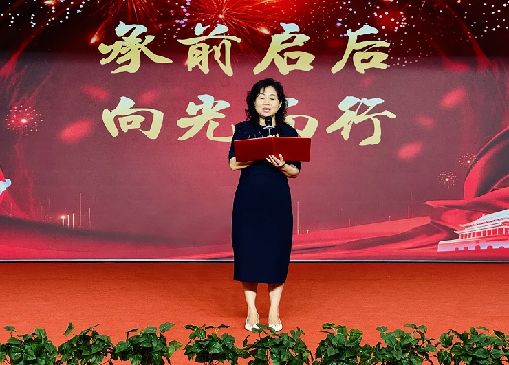 首师大金泽小学校长蒋学凤：六载润泽 乘风启航