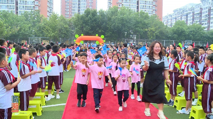 铭记历史肩担使命，嘉园小学开学典礼厚植家国情怀