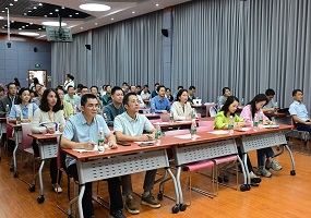 清华大学国培教师团队到访北京市玉渊潭中学