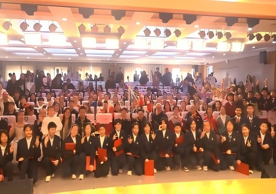 北京市第十八中学实验学校成功举办2026新年联欢活动