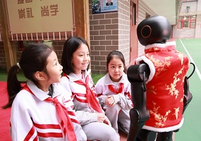 科创启智 健康成长——府学胡同小学举行2026年春季开学仪式