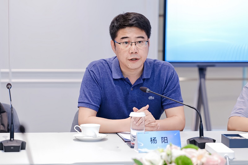 杨阳.jpg