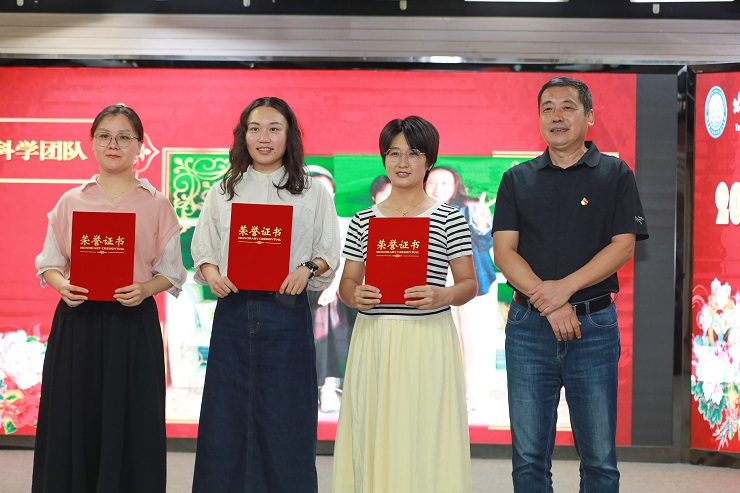 4R4A2972.jpg